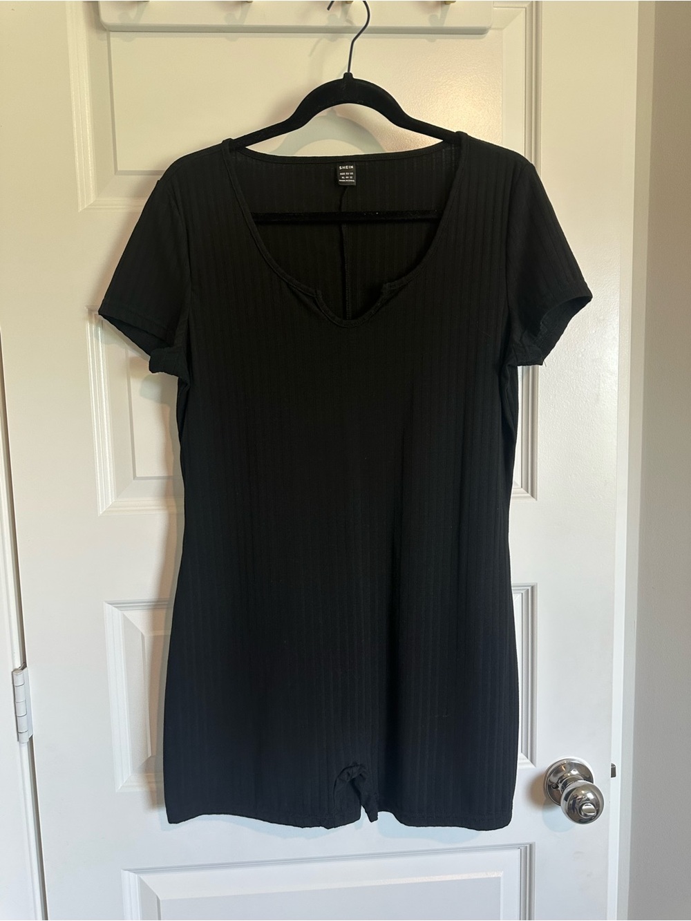 SHEIN Black Ribbed Short Sleeve V-Neck Tee